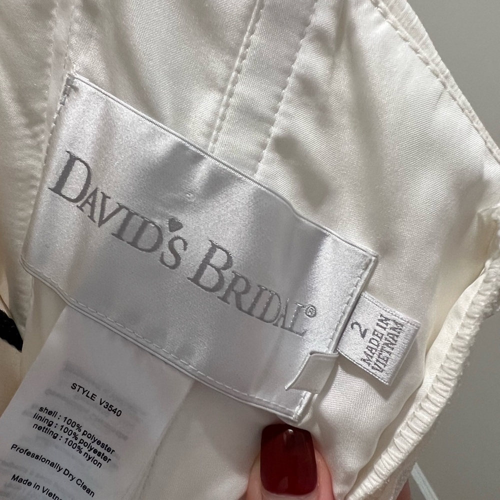 David’s Bridal Wedding Gown – Elegant Strapless White Mermaid Dress Size 2 $980 - Picture 7 of 17